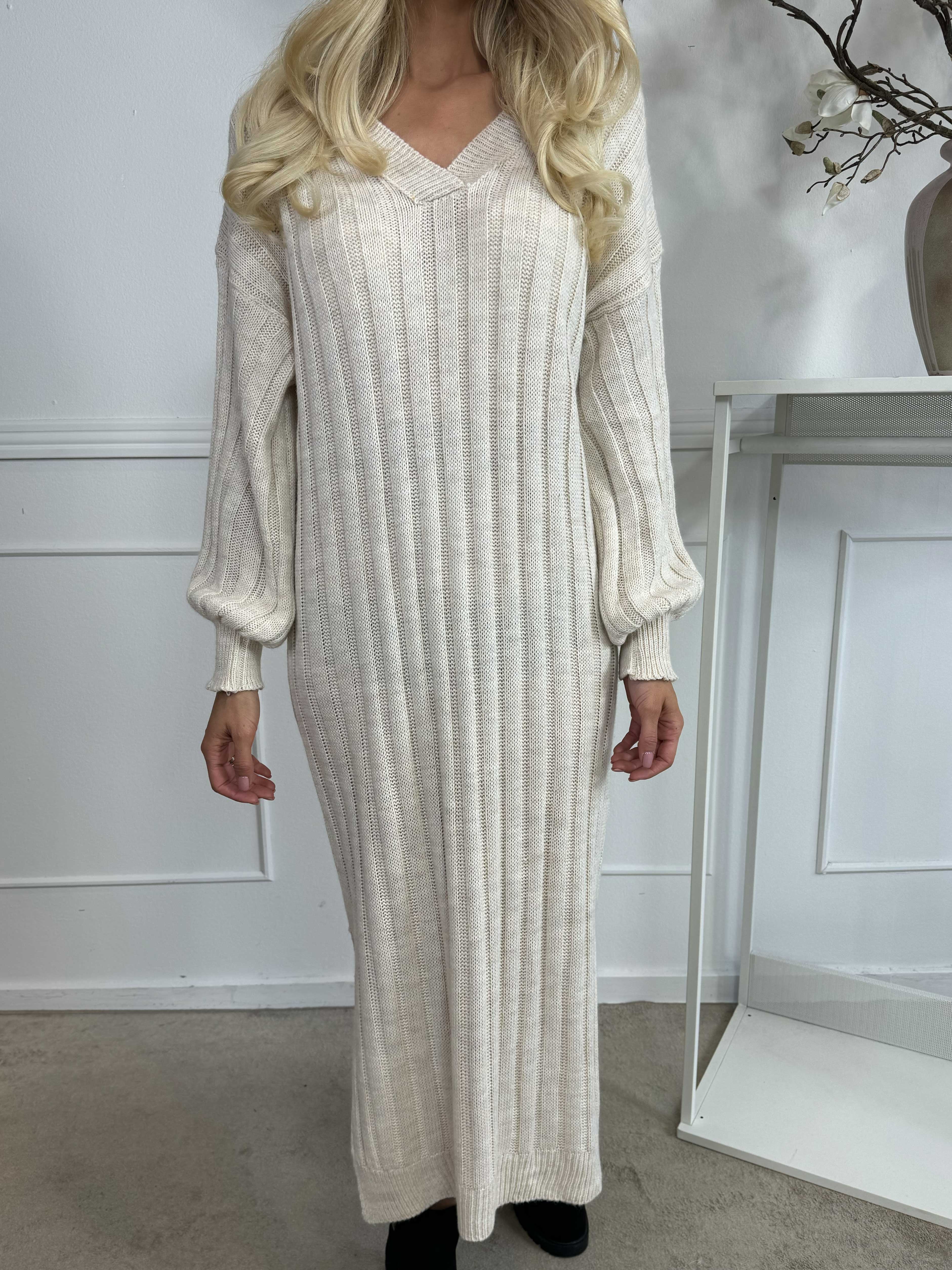 Hanine - Lång stickad klänning med v-ringning